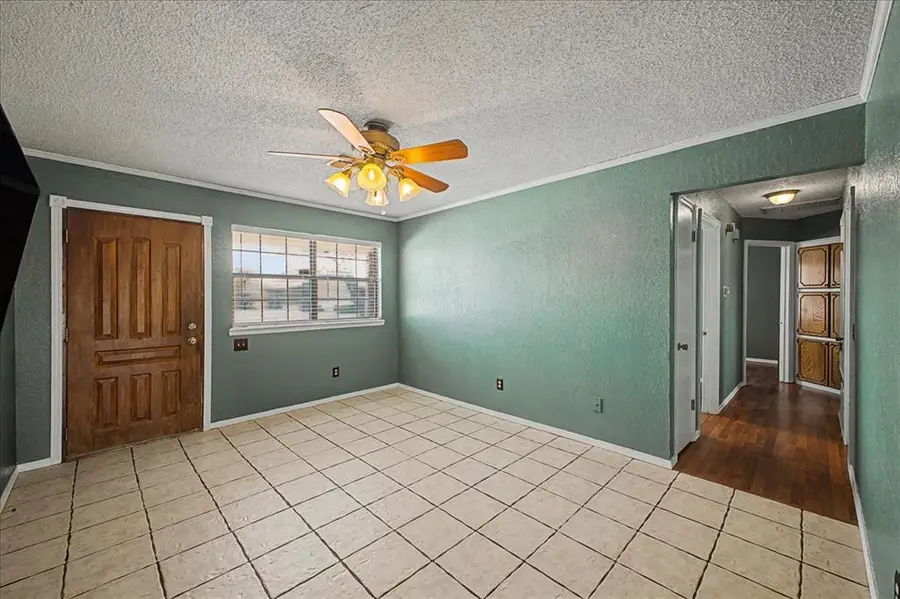 833 W Perry Drive, Mustang, OK 73064 - #2