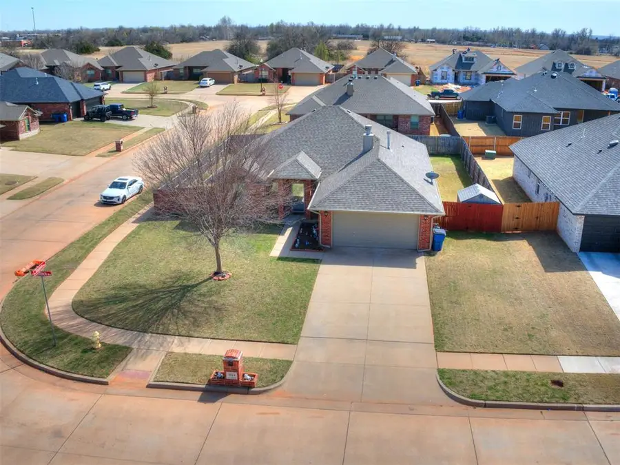 1924 W Flintlock Way, Mustang, OK 73064 - #2