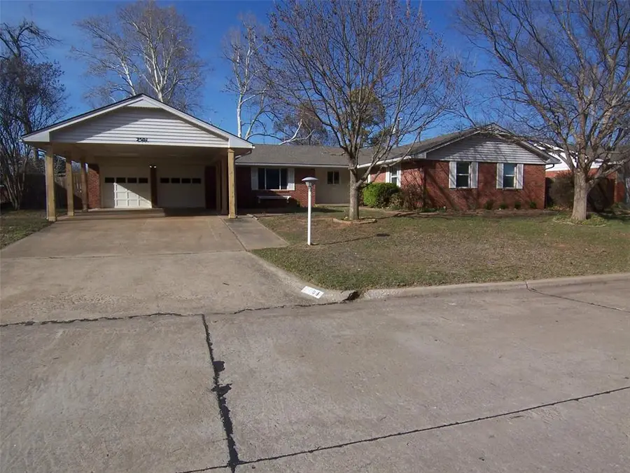 2501 Brentwood Drive, Norman, OK 73069 - #2