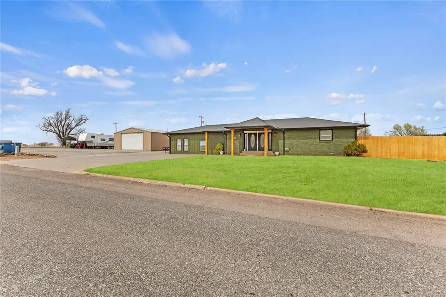 211 W 4th Street, Custer City, OK 73639 - #2