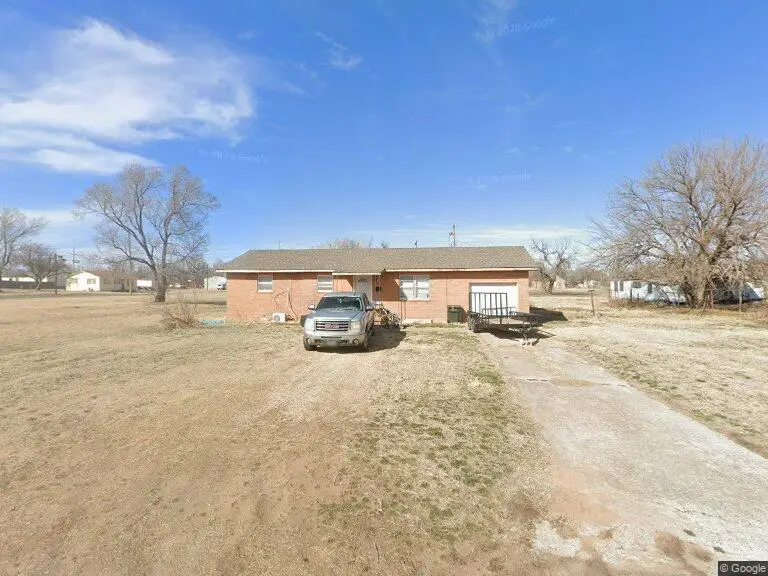 611 E 1st Street, Watonga, OK 73772 - #1