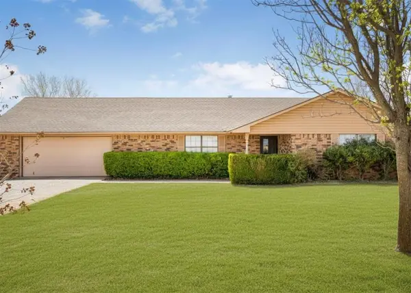 2350 Beverly Lane, Clinton, OK 73601