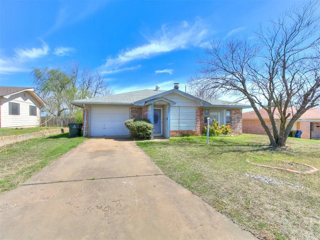2215 S 11th Street, Chickasha, OK 73018 - #1