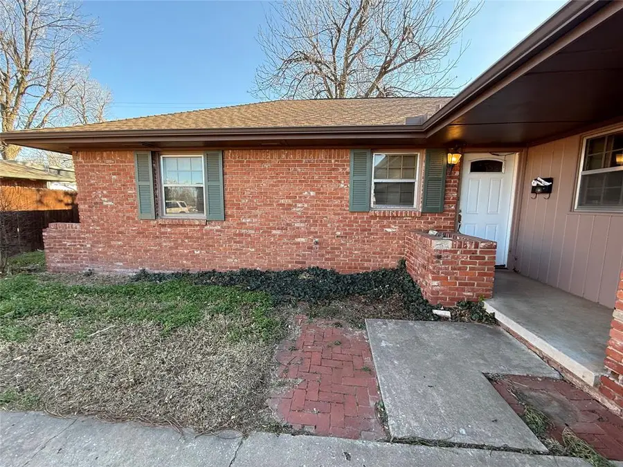 3004 Lakeside Drive, The Village, OK 73120 - #3