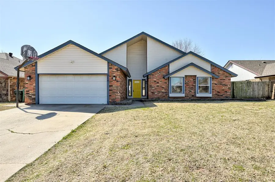 316 E Olympic Drive, Yukon, OK 73099 - #2