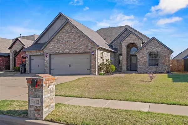 2712 Kathleens Crossing, Yukon, OK 73099