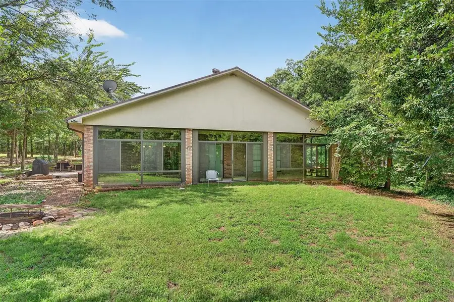 319 W Cedar Lane, Minco, OK 73059 - #2