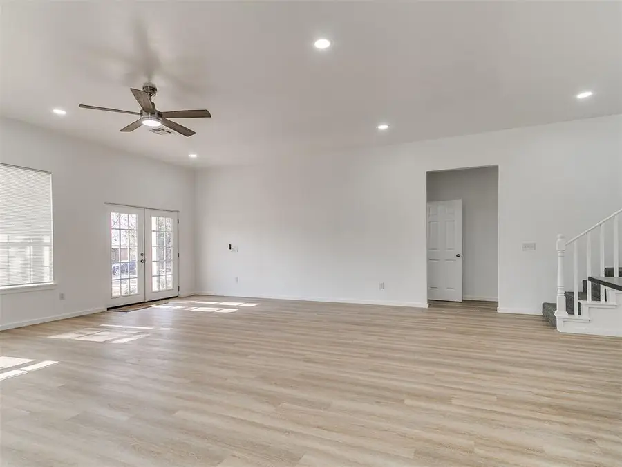 624 E Harrison Avenue, Guthrie, OK 73044 - #3