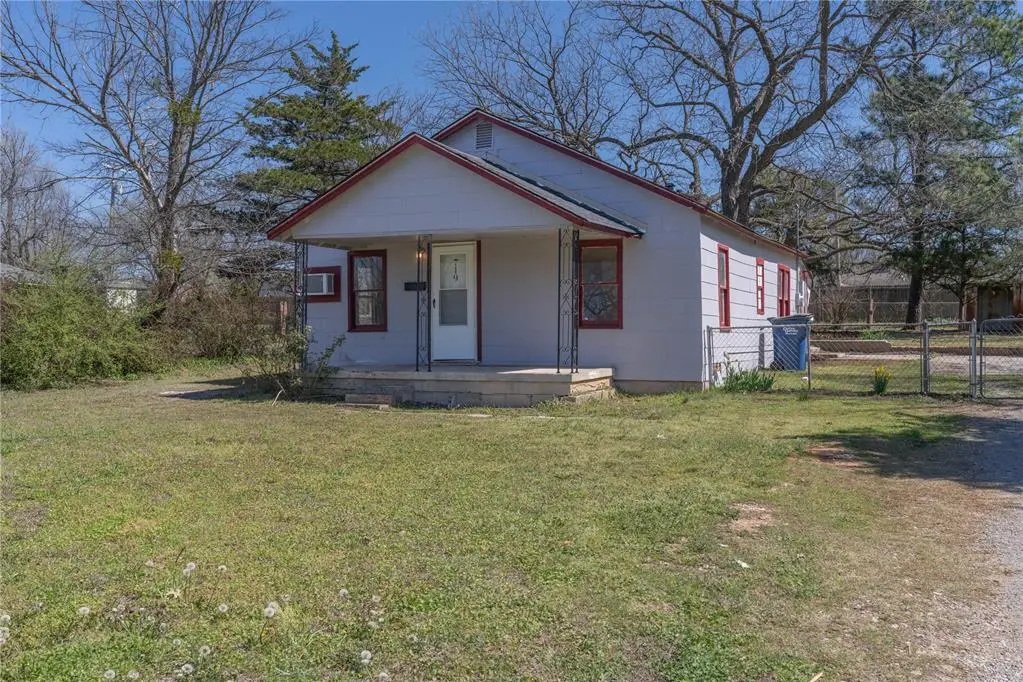 719 N Pennsylvania Avenue, Shawnee, OK 74801 - #1