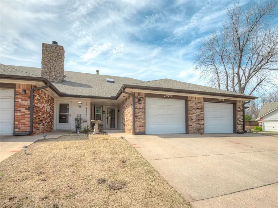 2925 Village Circle, Edmond, OK 73013 - #2