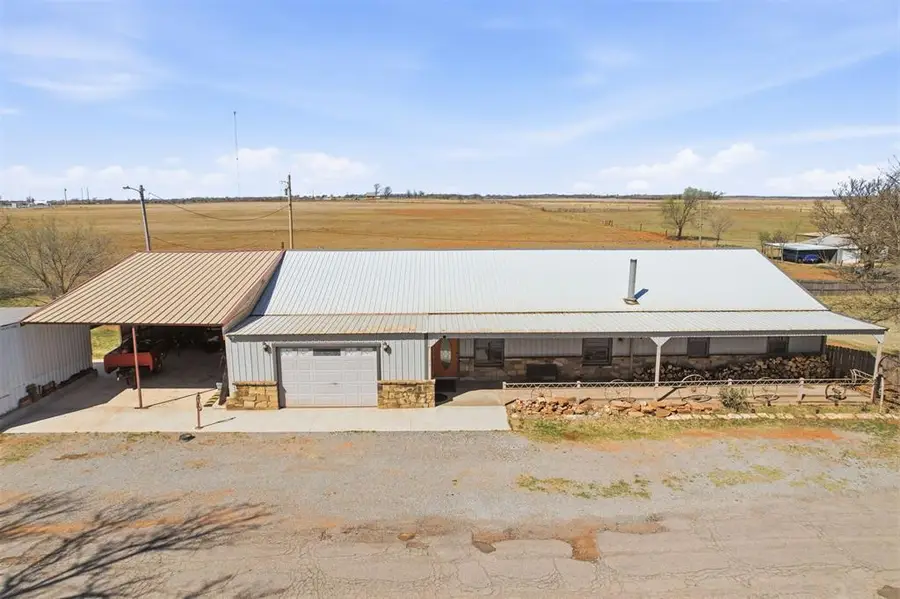 313 N 12th Street, Sayre, OK 73662 - #3