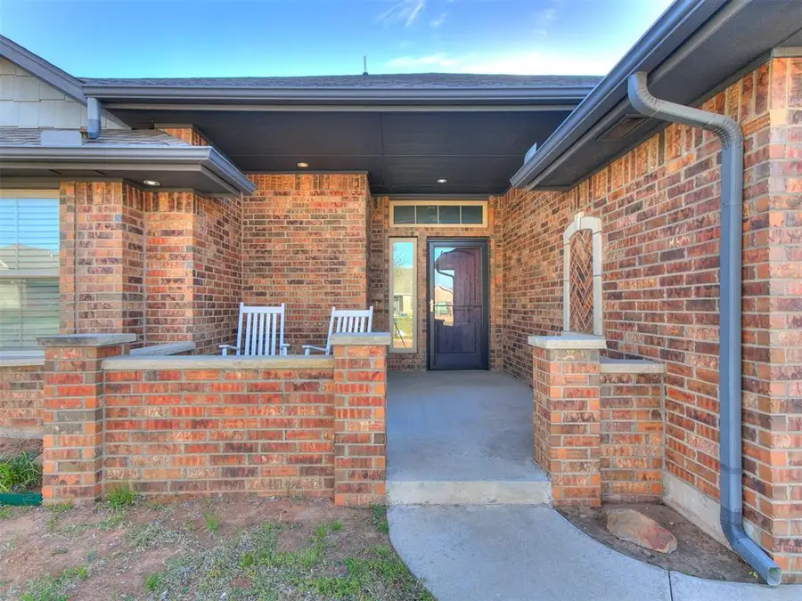 712 S Patterson Drive, Moore, OK 73160 - #3