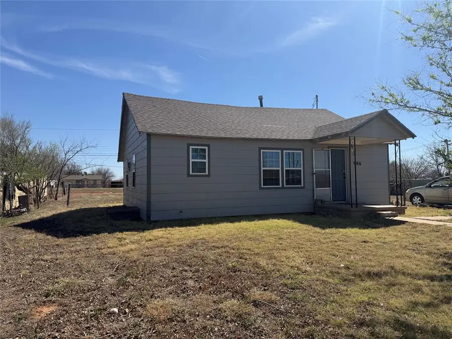 906 N Jackson Street, Altus, OK 73521 - #2