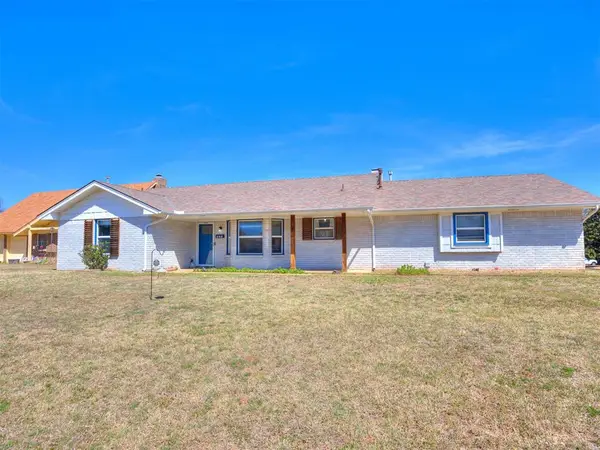 323 Willow Creek Circle, Norman, OK 73071