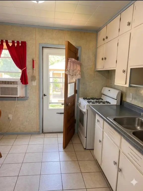 1312 N Elm Street, Guthrie, OK 73044 - #3