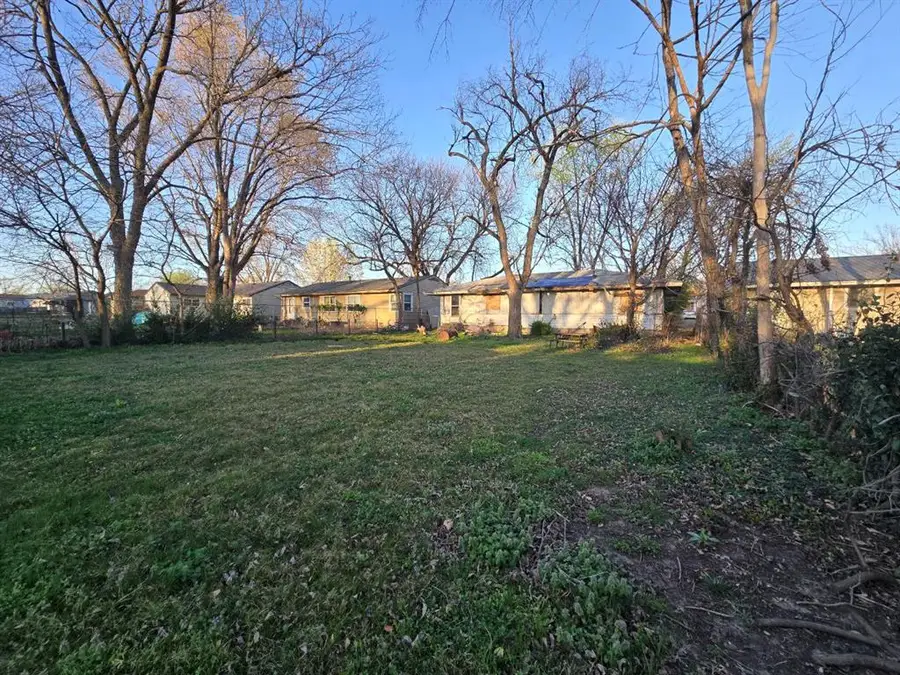 1869 S Armstrong Avenue, Bartlesville, OK 74003 - #2