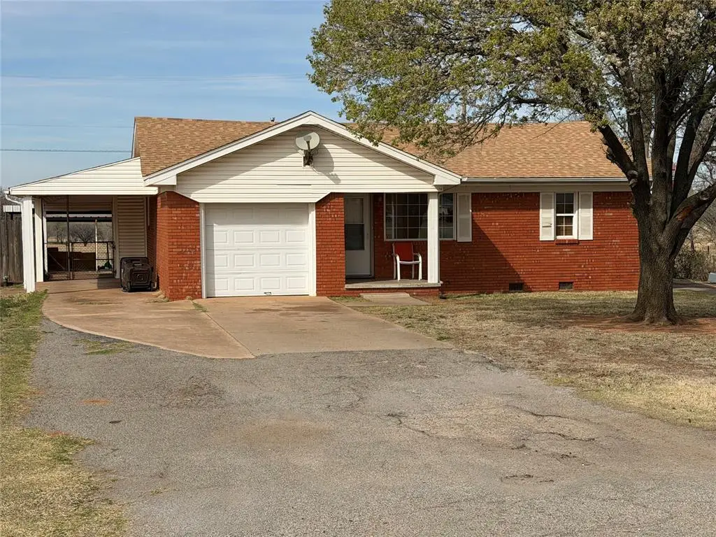 709 E E N Boundary Highway, Sentinel, OK 73664 - #1