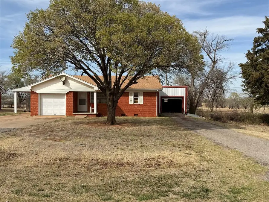 709 E E N Boundary Highway, Sentinel, OK 73664 - #2