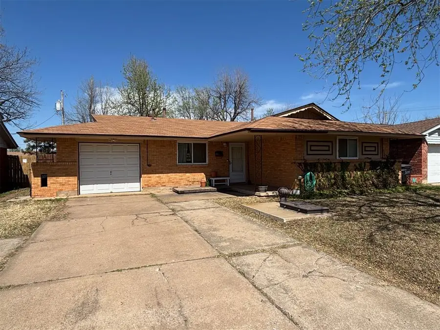 609 W Main Street, Moore, OK 73160 - #2