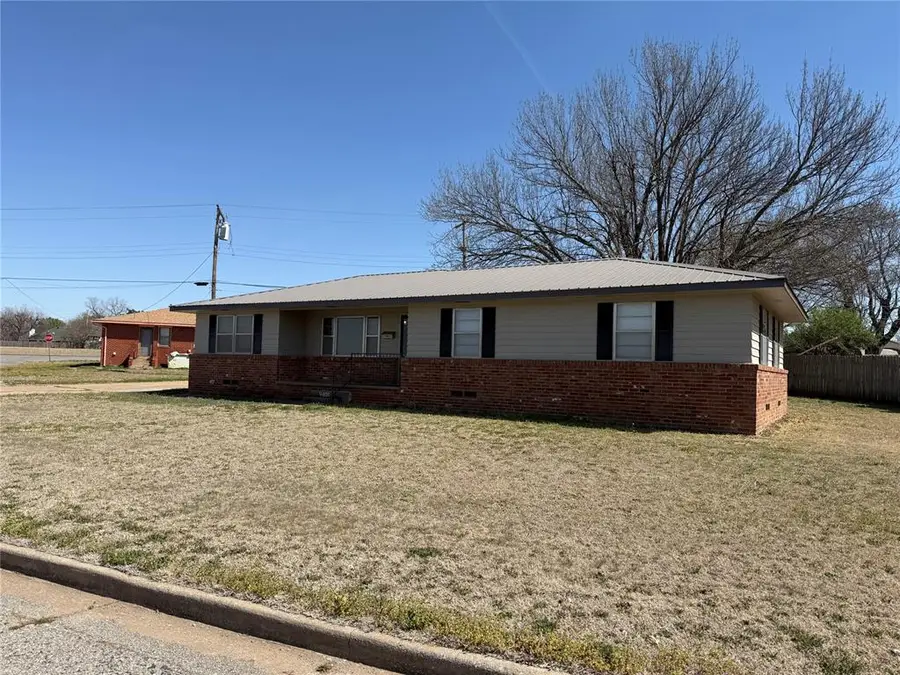 826 Hillcrest Drive, Watonga, OK 73772 - #2