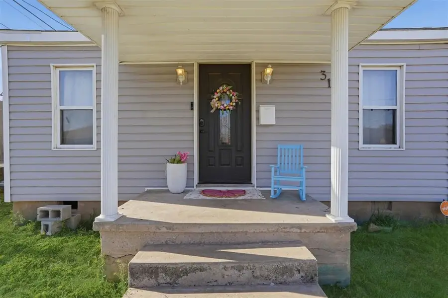 316 W 6th Street, Cordell, OK 73632 - #3