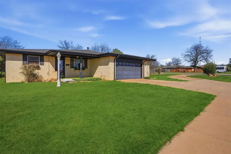 1414 N Glenn English Street, Cordell, OK 73632 - #3