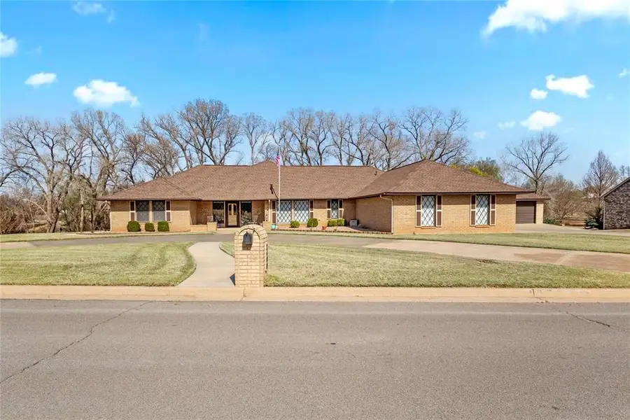 2400 Sunset Drive, Clinton, OK 73601 - #2