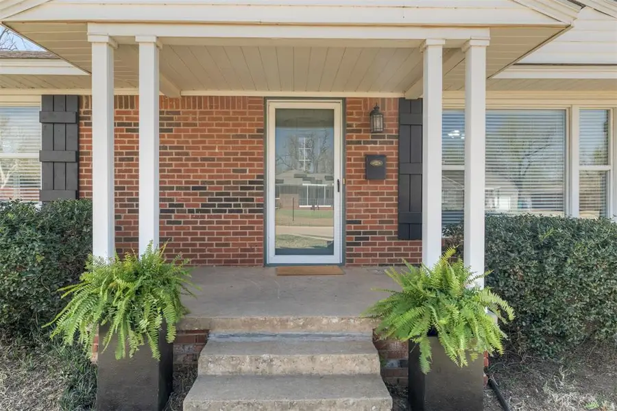 2804 Lancaster Lane, Oklahoma City, OK 73116 - #3