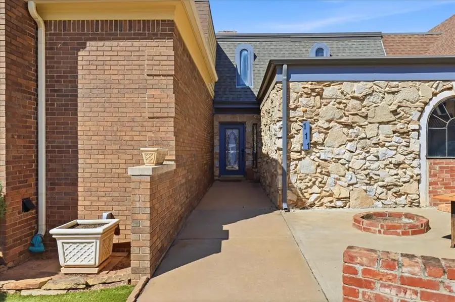 111 The Hills Street, Clinton, OK 73601 - #2