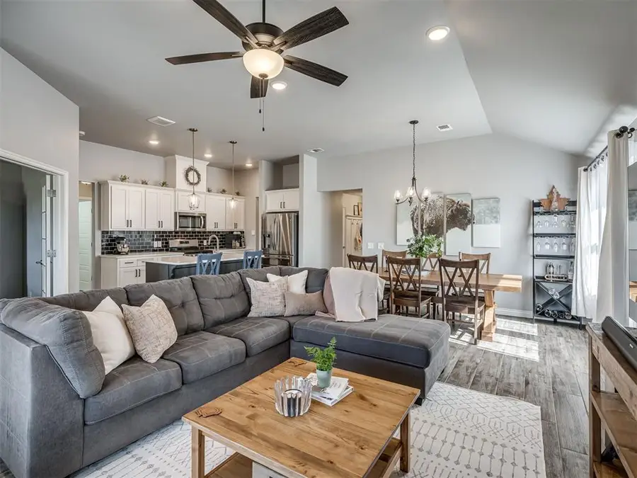 18601 Vivo Drive, Edmond, OK 73012 - #3