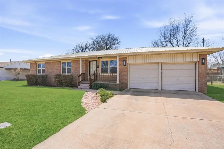 1905 N Oregon Street, Mangum, OK 73554 - #3