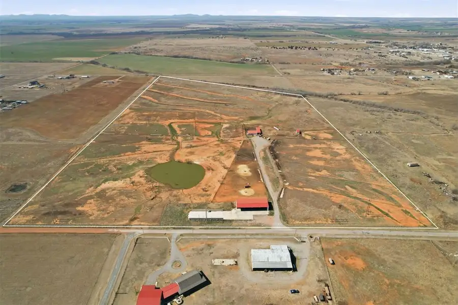 1325 S Eastern Avenue, Hobart, OK 73651 - #2