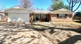 335 W Cedar Drive, Mustang, OK 73064