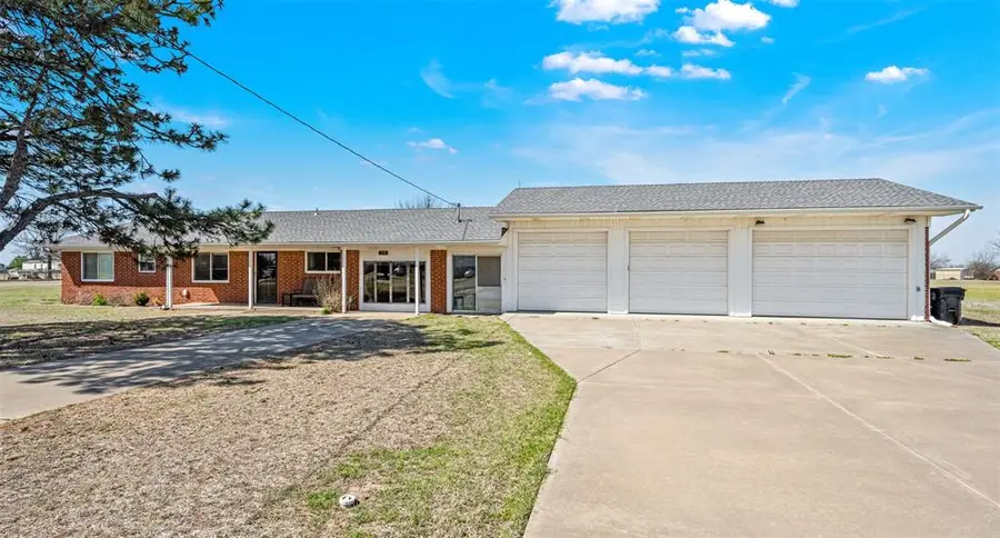 210 Chickasha Avenue, Amber, OK 73004 - #2