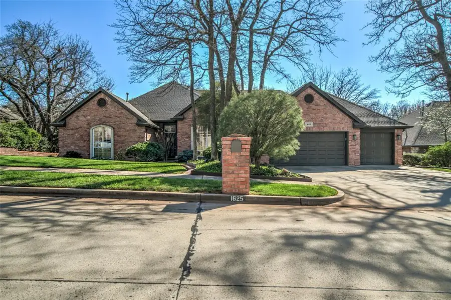 1625 Boomer Trail, Edmond, OK 73034 - #3