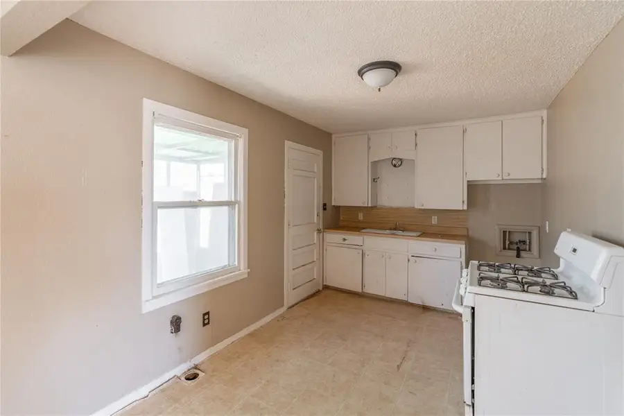 3305 SE 21st Street, Oklahoma City, OK 73115 - #3