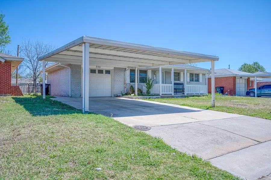 752 N Norman Avenue, Moore, OK 73160 - #2