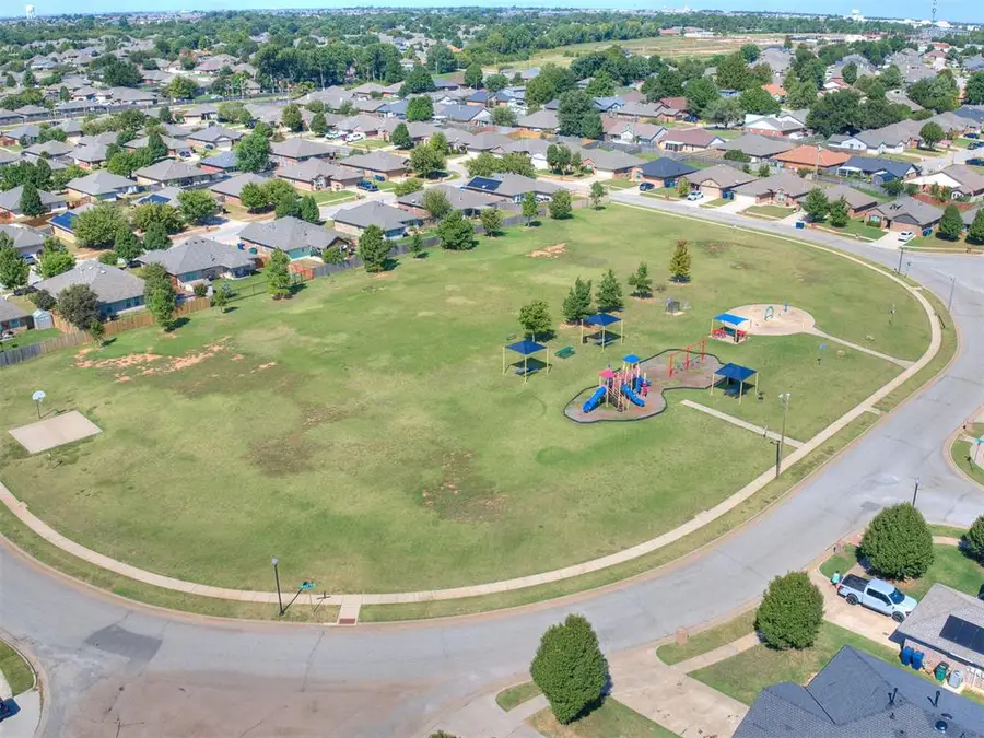 1004 Acacia Creek Drive, Yukon, OK 73099 - #2