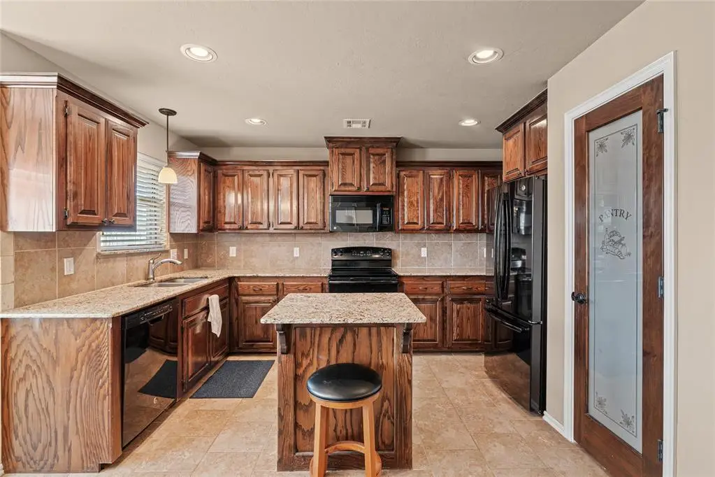 4624 Oasis Lane, Yukon, OK 73099 - #1