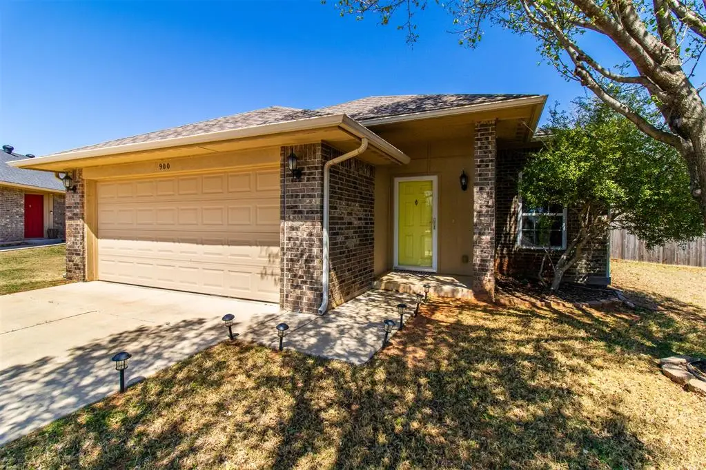 900 Switzerland Avenue, Yukon, OK 73099 - #1