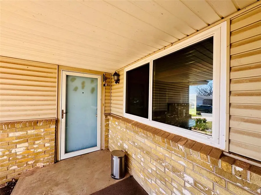 816 E Midland Street, Shawnee, OK 74804 - #2