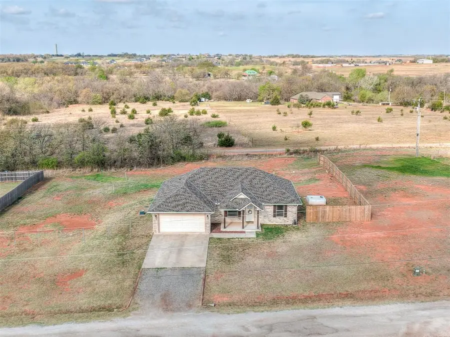 2204 County Street 2976, Blanchard, OK 73010 - #2