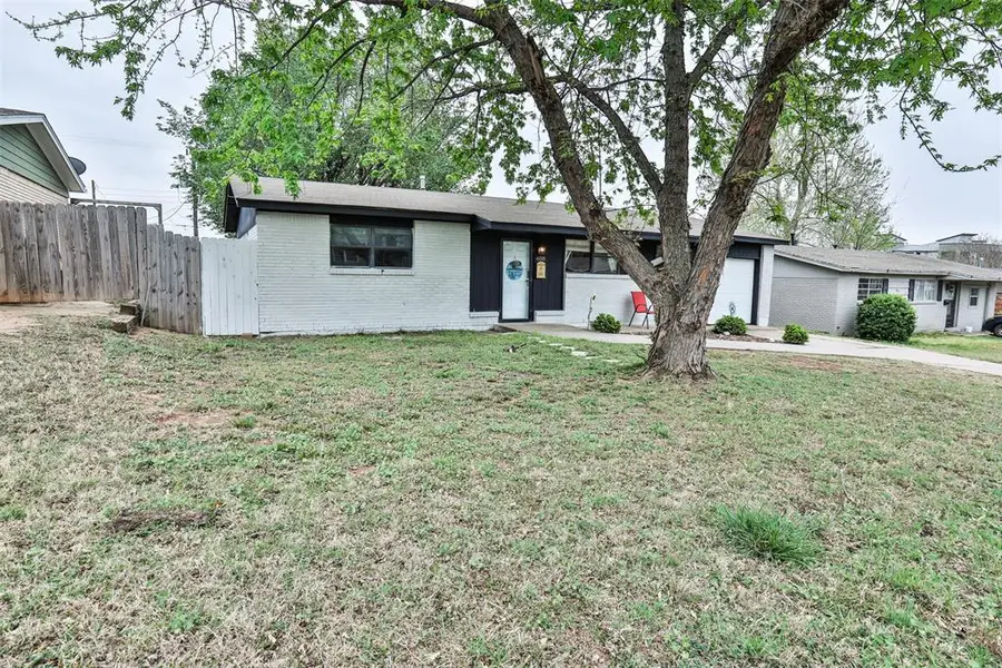 608 SW 15 Street, Moore, OK 73160 - #2