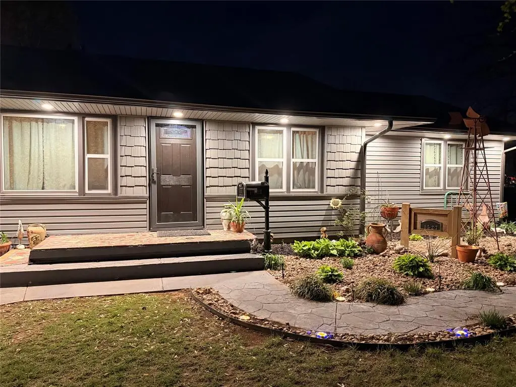 1527 S 5th Street, Chickasha, OK 73018 - #1