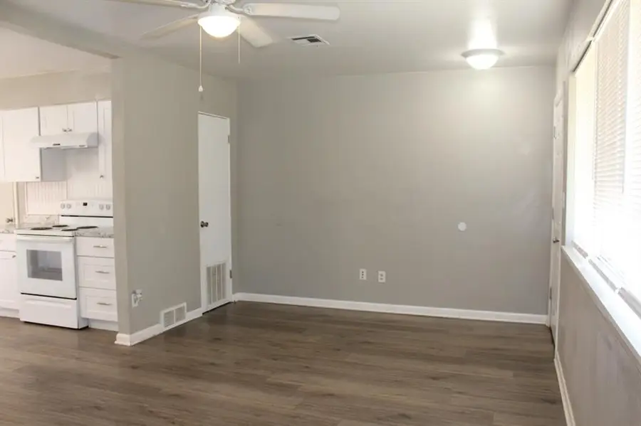 402 W Curtis Drive, Midwest City, OK 73110 - #2