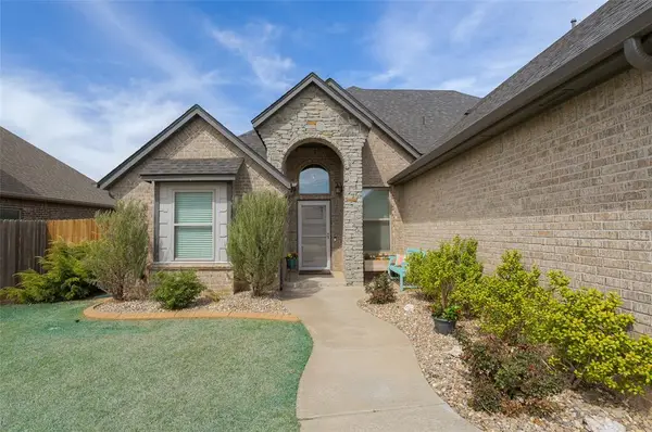 9305 NW 80th Street, Yukon, OK 73099