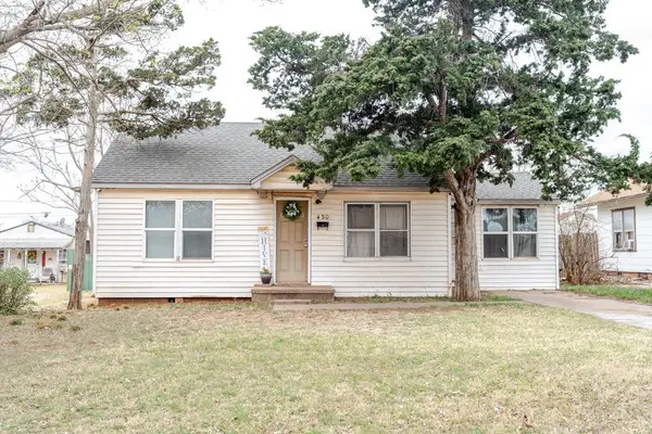 430 S 15th Street, Clinton, OK 73601