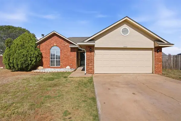 2932 Laurel Circle, Altus, OK 73521