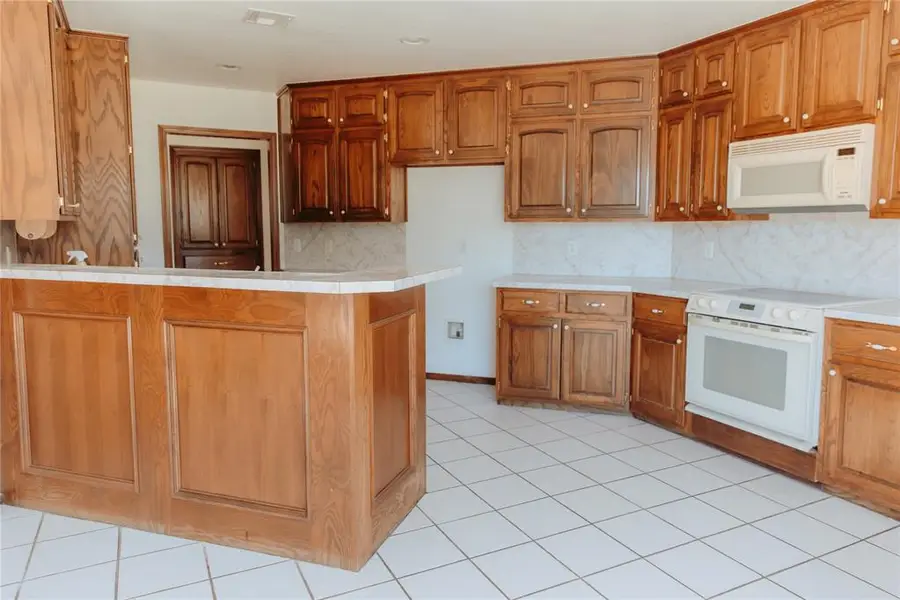 223 W 4th Street, Chandler, OK 74834 - #2