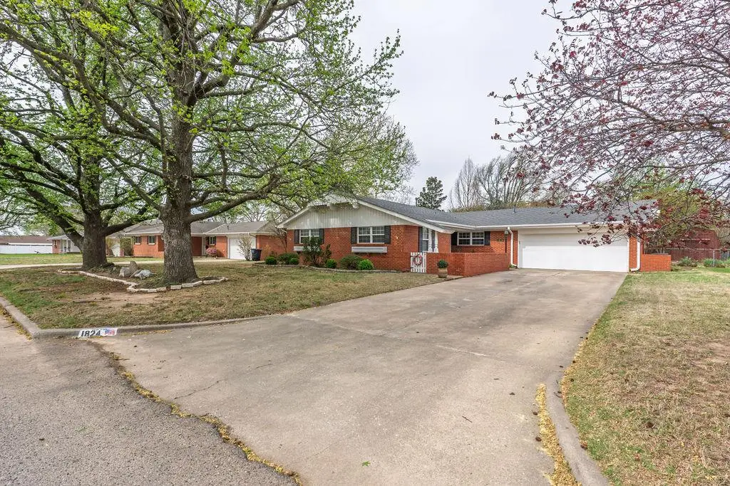 1824 N Minnesota Avenue, Shawnee, OK 74804 - #1